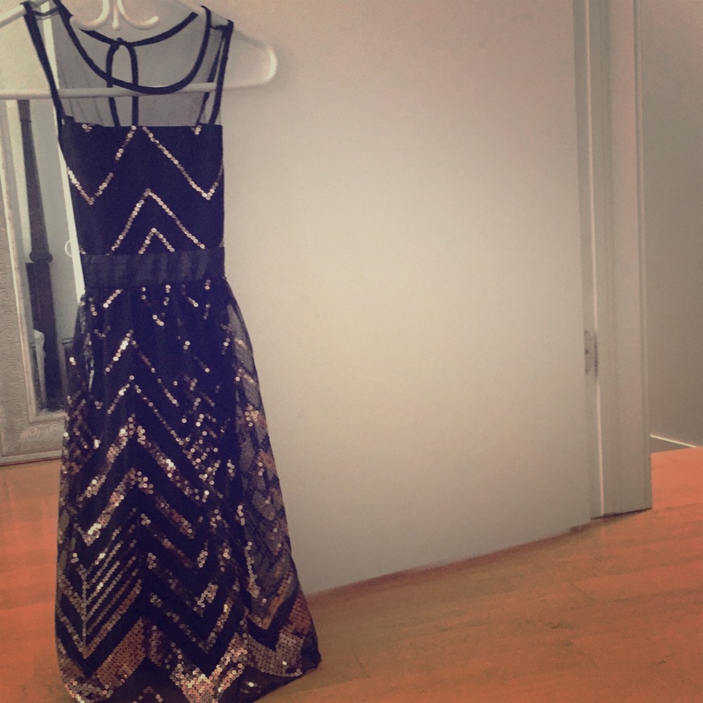 Black and gold dress kids size 14